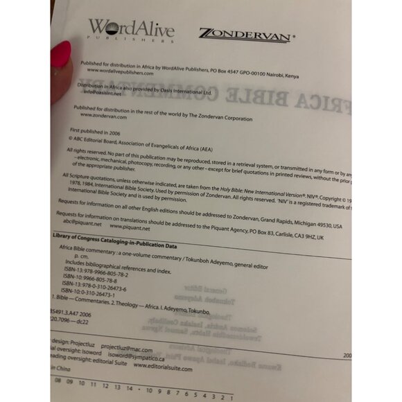 Africa Bible Commentary: A One-Volume Work By 70 African Scholars - Picture 4 of 14